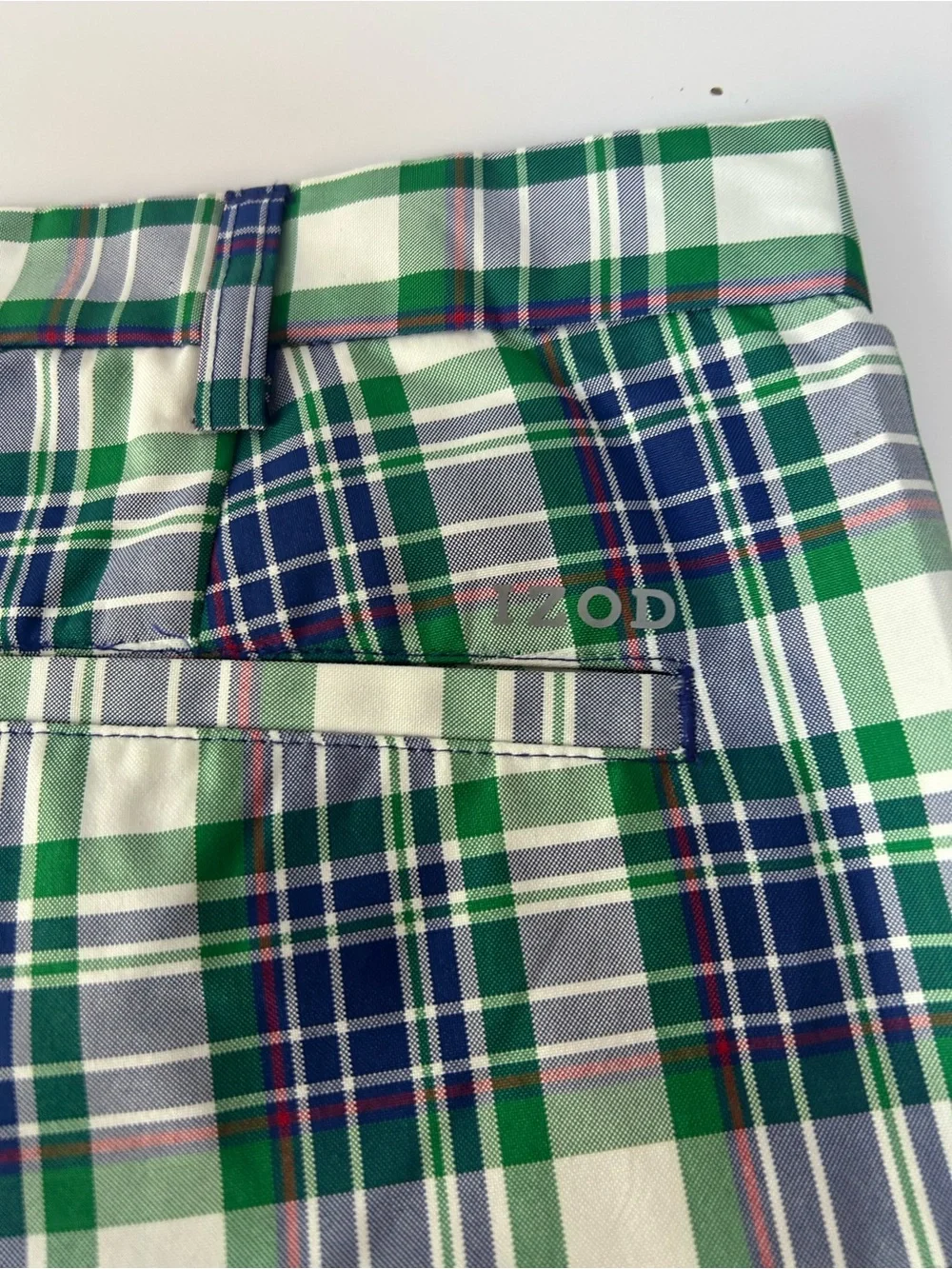 IZOD Golf Men’s Size 40 Plaid Performance Shorts Green Blue 10” Inseam